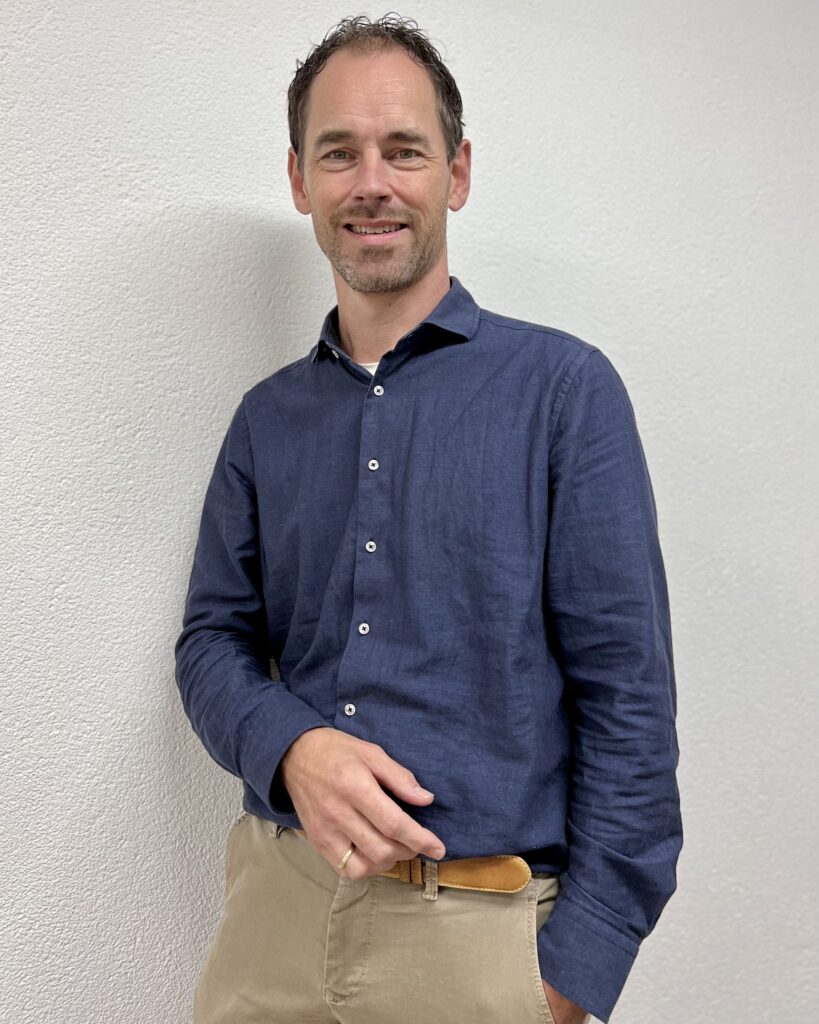 Anthon Geersing
Sales Salesmanager Accountmanager Verkoper Leiderschap Verkoopmanager Manager Commercieel Communicatie Commercieeldirecteur Acquisitie Salesteam Lead Leadgeneratie Klantenvinder Klantbinder Verkoopteam Effectief Succes Succesvol Salesplan Verkoopplan Salesstrategie VerkoopStrategie Training trainen Salestrainingen Ontwikkeling Ontwikkelen Groei Talent Explore me Zelfvernieuwing Allianties vormen Lef tonen Verbinding maken Thought leadership Amersfoort Verkoopgroei Exploreme